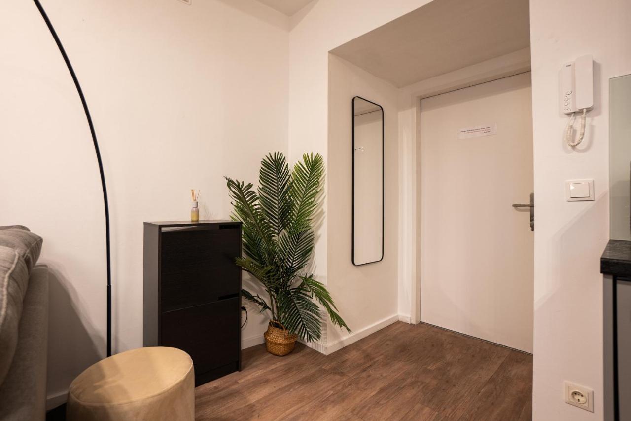 Stylish Apartment With Dedicated Working Space And Super King-Size Bed Located Between City Centre And Donau River Wien Exterior foto