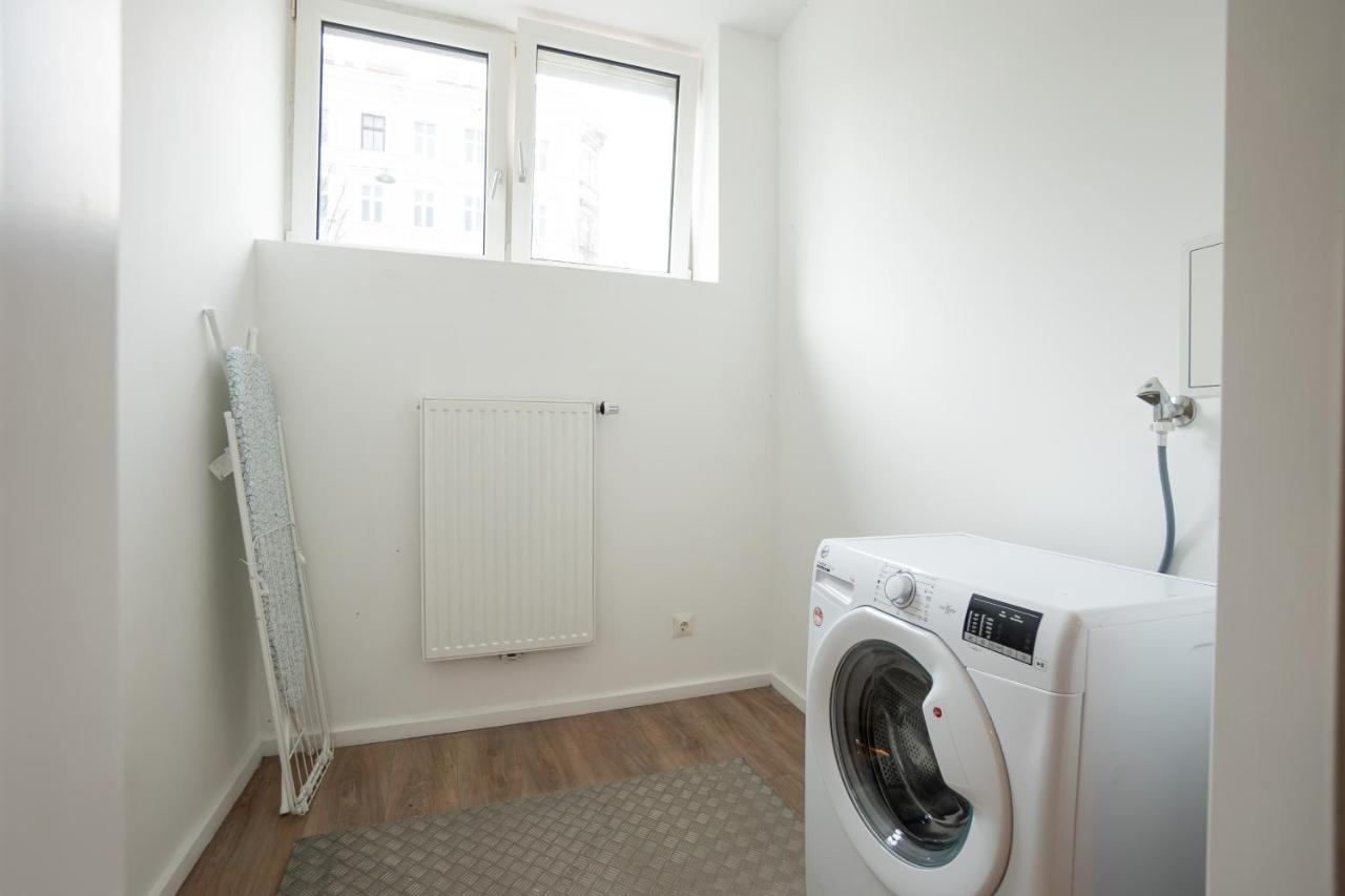 Stylish Apartment With Dedicated Working Space And Super King-Size Bed Located Between City Centre And Donau River Wien Exterior foto
