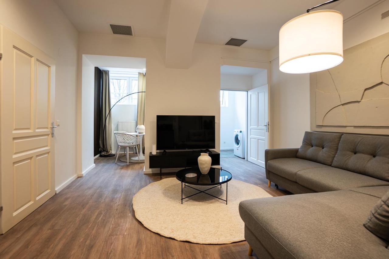 Stylish Apartment With Dedicated Working Space And Super King-Size Bed Located Between City Centre And Donau River Wien Exterior foto